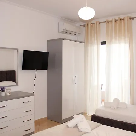 Elmar Apartment *