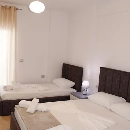 Elmar Apartment *